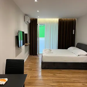 central-stay.hotels-in-tirana.com/
